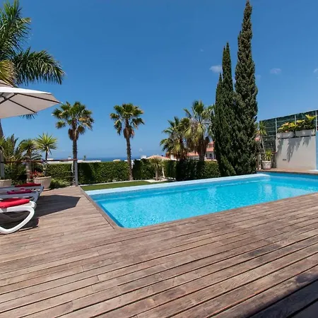 Vila Almeria With Ocean Views *