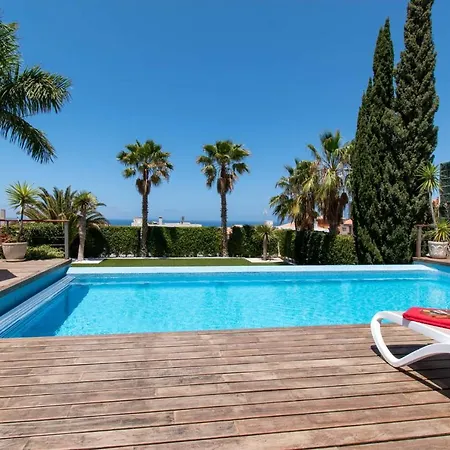 Vila Almeria With Ocean Views