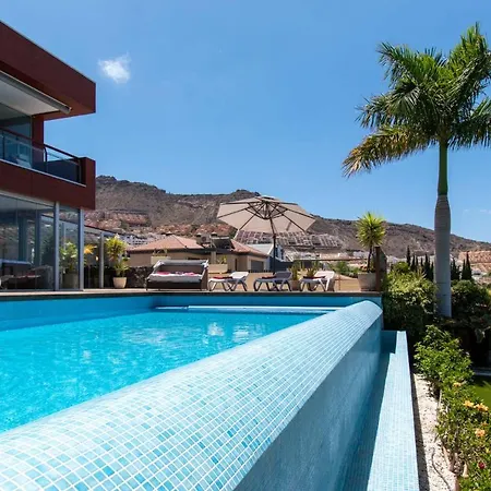 Vila Almeria With Ocean Views *
