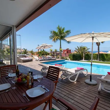Vila Almeria With Ocean Views *