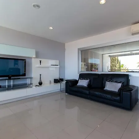 Vila Almeria With Ocean Views *